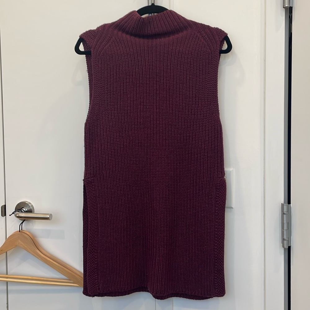 Aritzia Wilfred sweater size XS purple eggplant